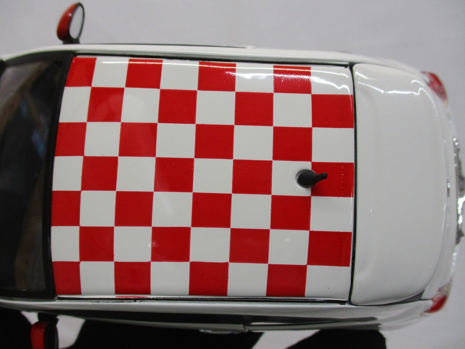 Bburago 1/18 ABARTH 500 2008 スケールカー