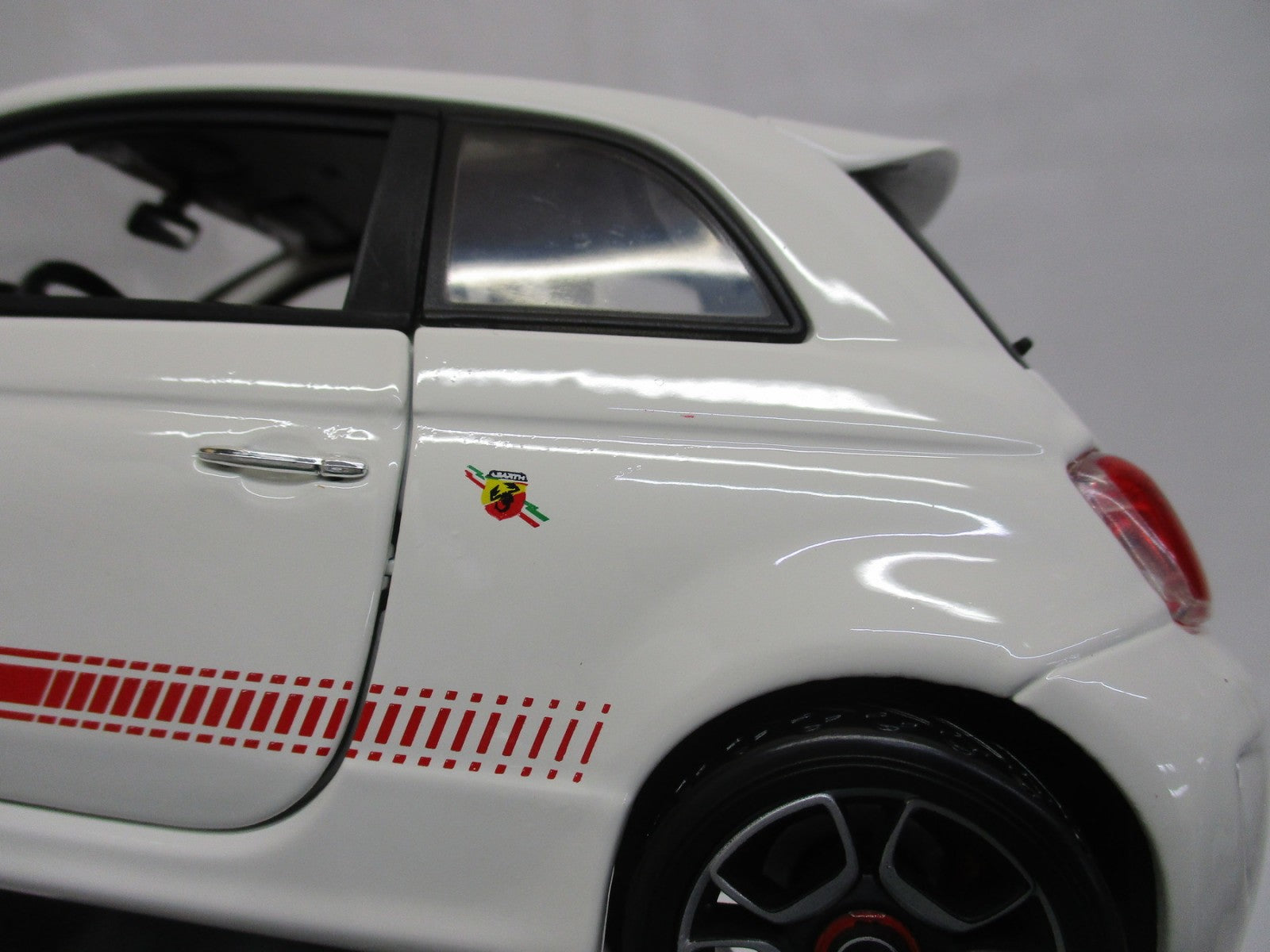 Bburago 1/18 ABARTH 500 2008 スケールカー
