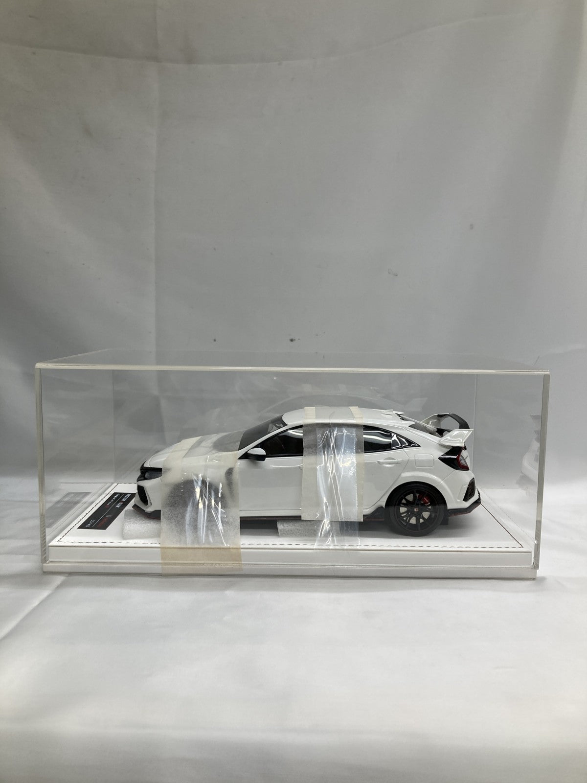 MOTORHELIX 1/18 HONDA CIVIC 2017 TYPE R スケールカー