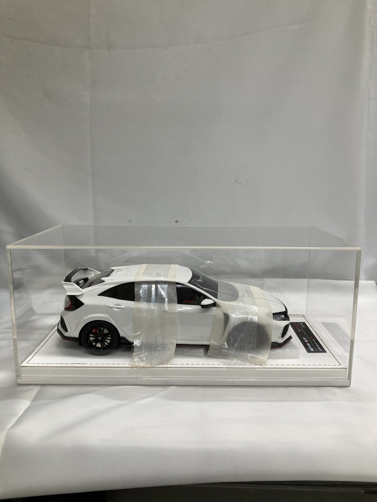 MOTORHELIX 1/18 HONDA CIVIC 2017 TYPE R スケールカー