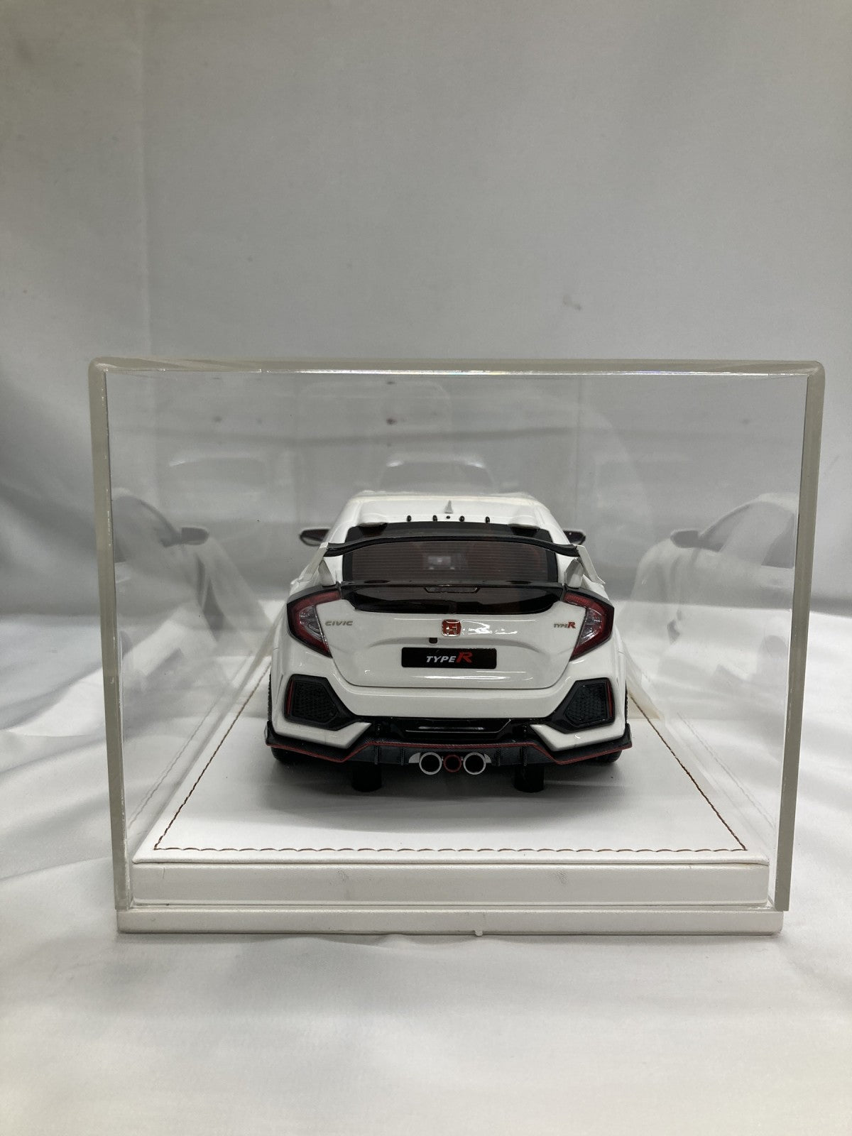 MOTORHELIX 1/18 HONDA CIVIC 2017 TYPE R スケールカー