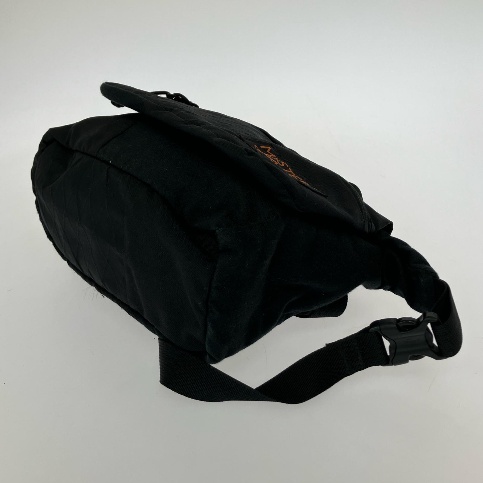 ショルダーバッグ FULL MOON BLK ブラック
