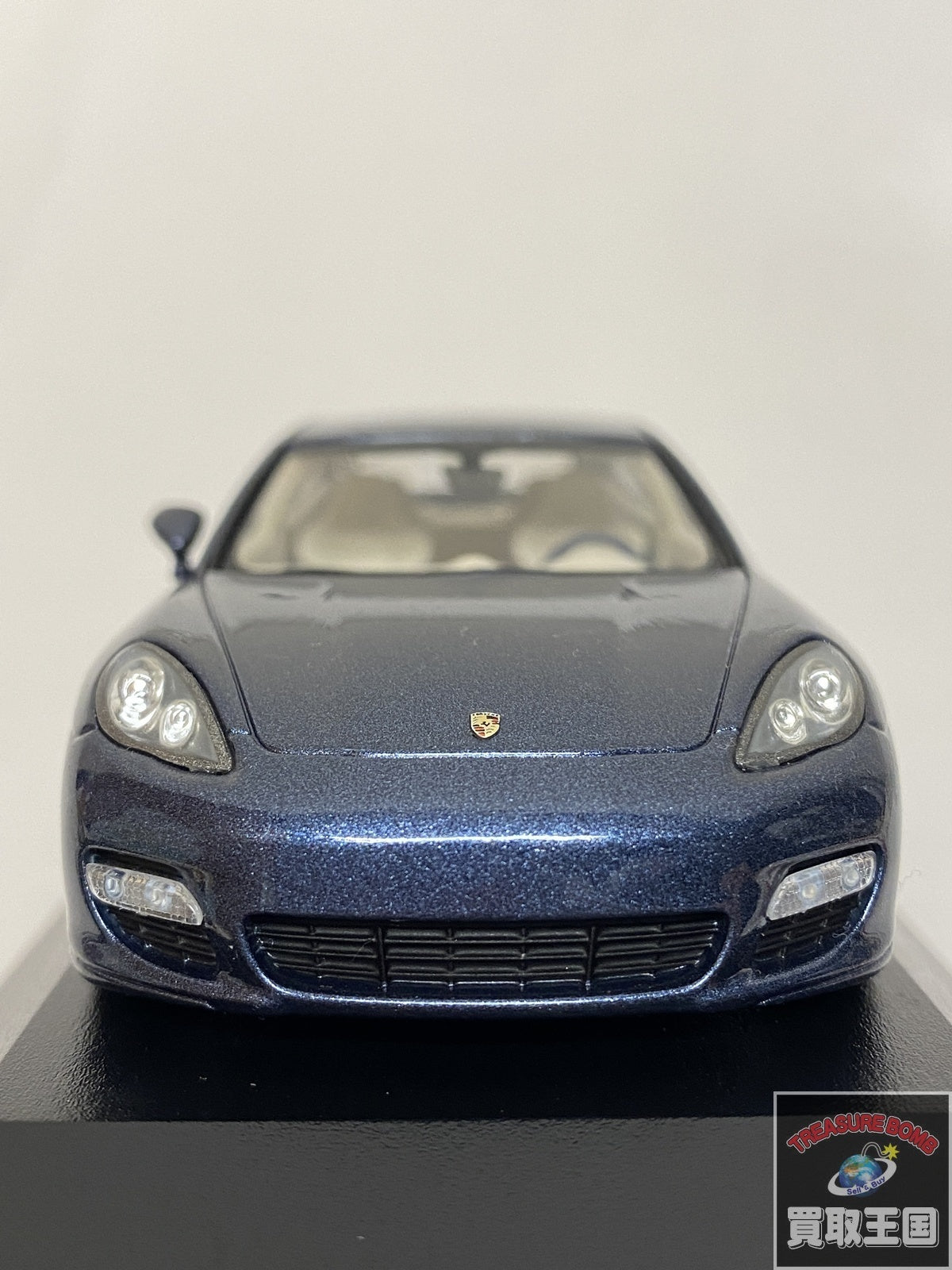 minichamps Porsche Panamera Turbo スケールカー