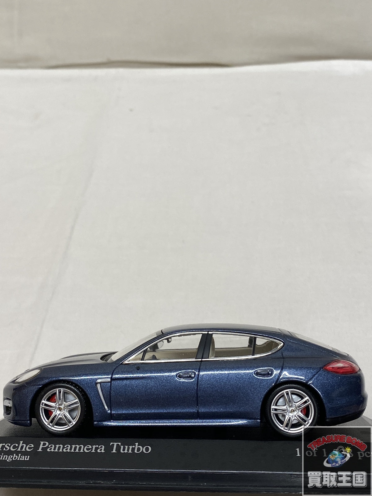 minichamps Porsche Panamera Turbo スケールカー