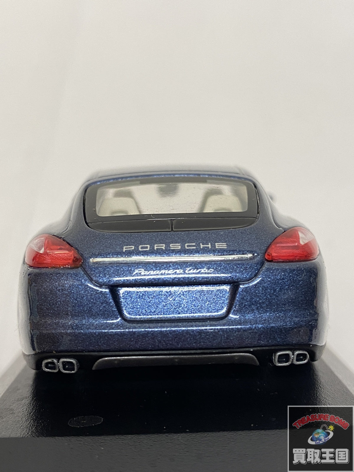 minichamps Porsche Panamera Turbo スケールカー