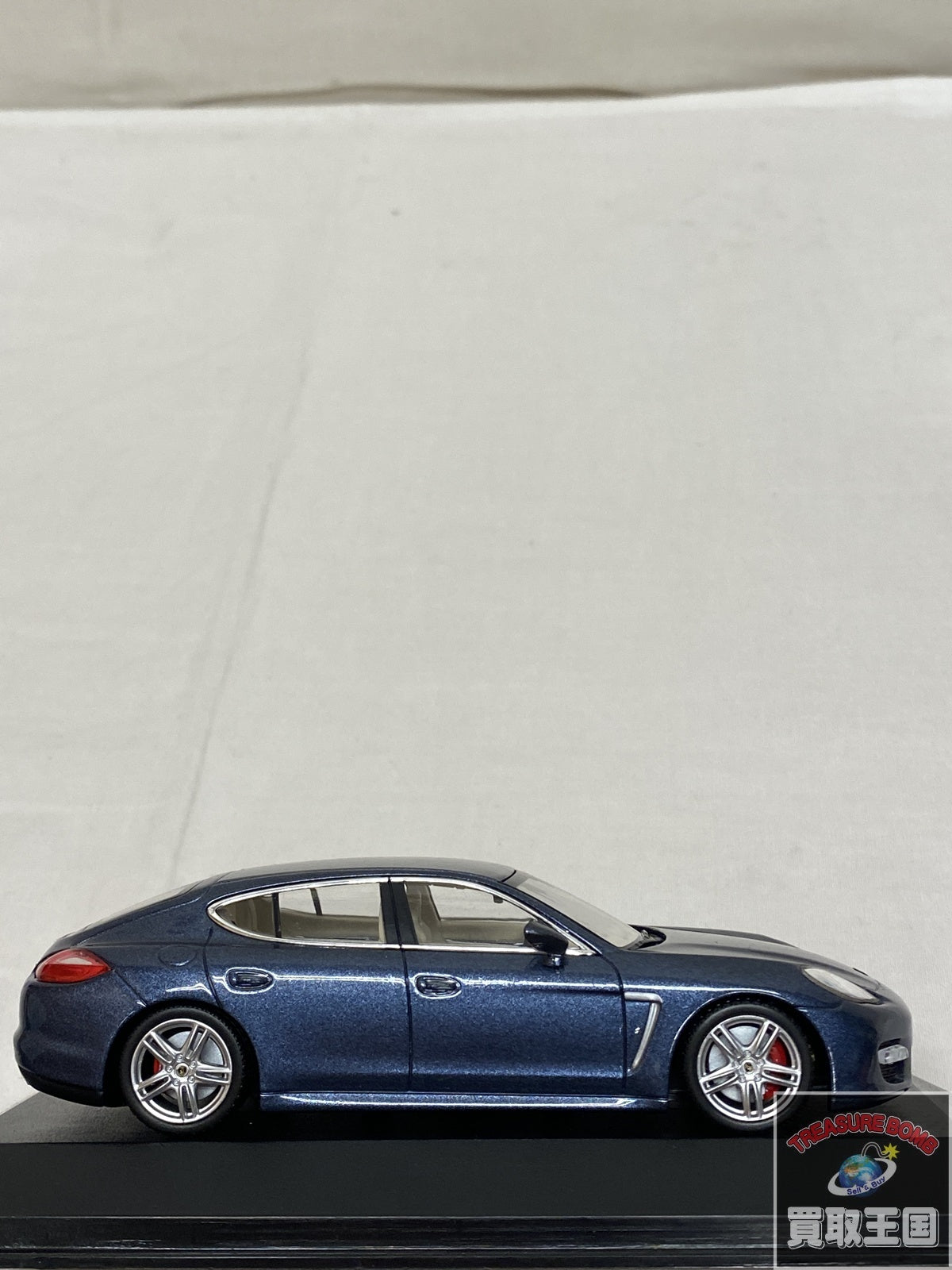 minichamps Porsche Panamera Turbo スケールカー