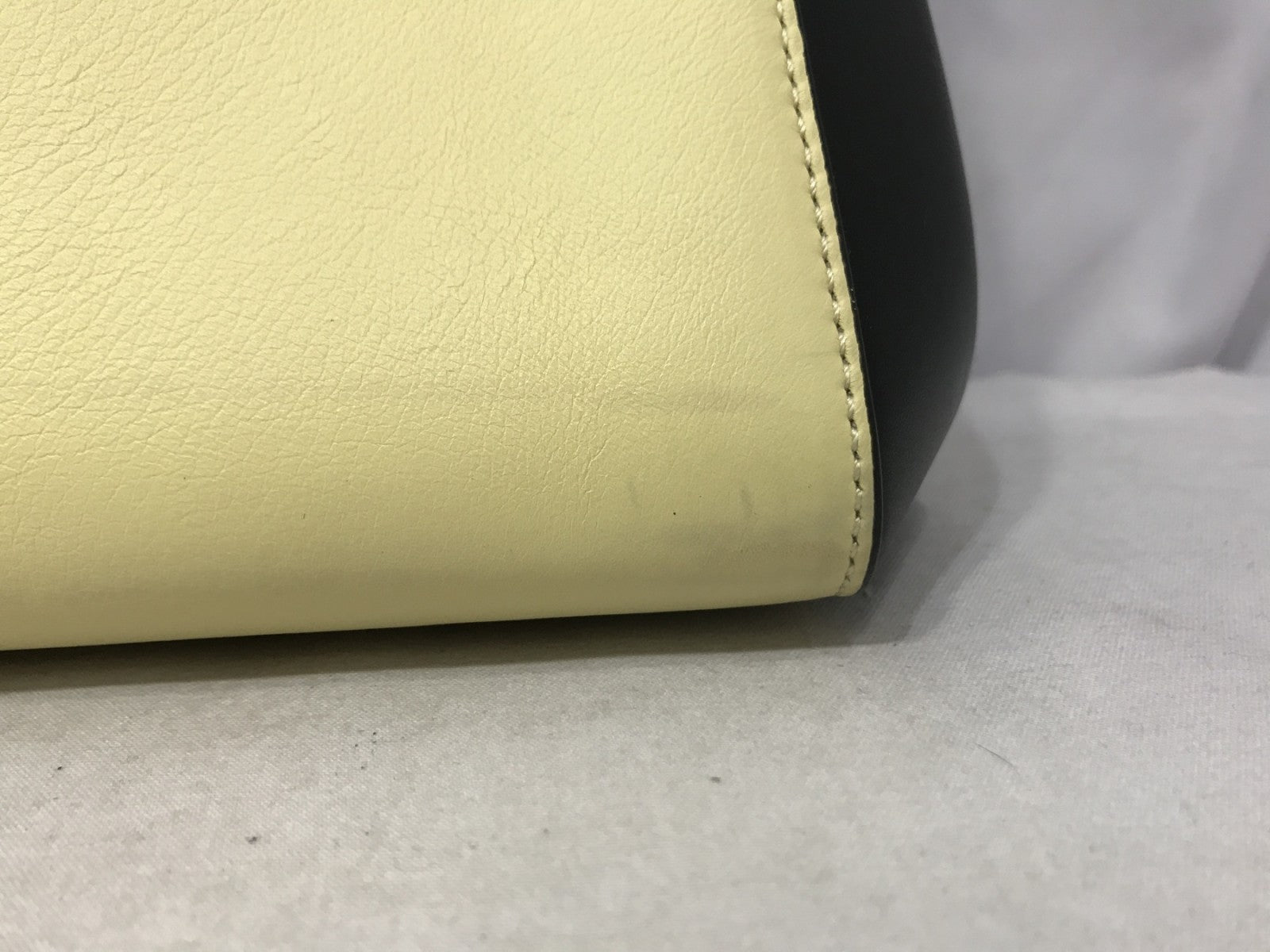 CELINE エッジ ミディアム ベージュバッグ