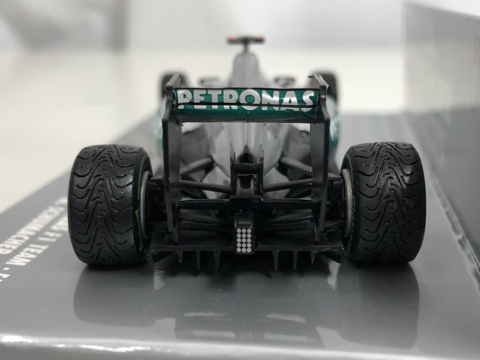 シューマッハー メルセデス AMG W03 #7 スケールカー