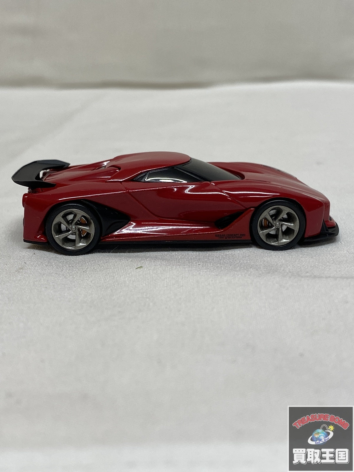 LIMITED VINTAGE NEO NISSAN CONCEPT 2020 トミカ