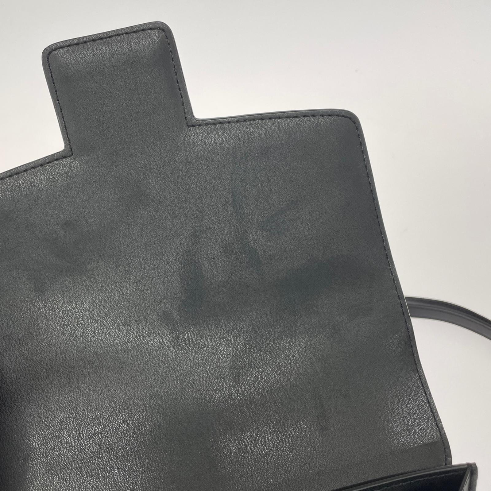 ショルダーバッグ VASIC CITY MINI レザーショルダーバッグ 黒 ブラック