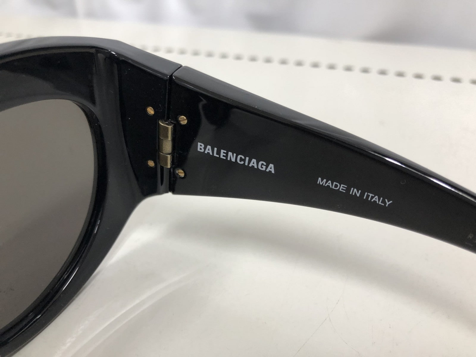 BALENCIAGA HOURGLASS サングラス ブラック