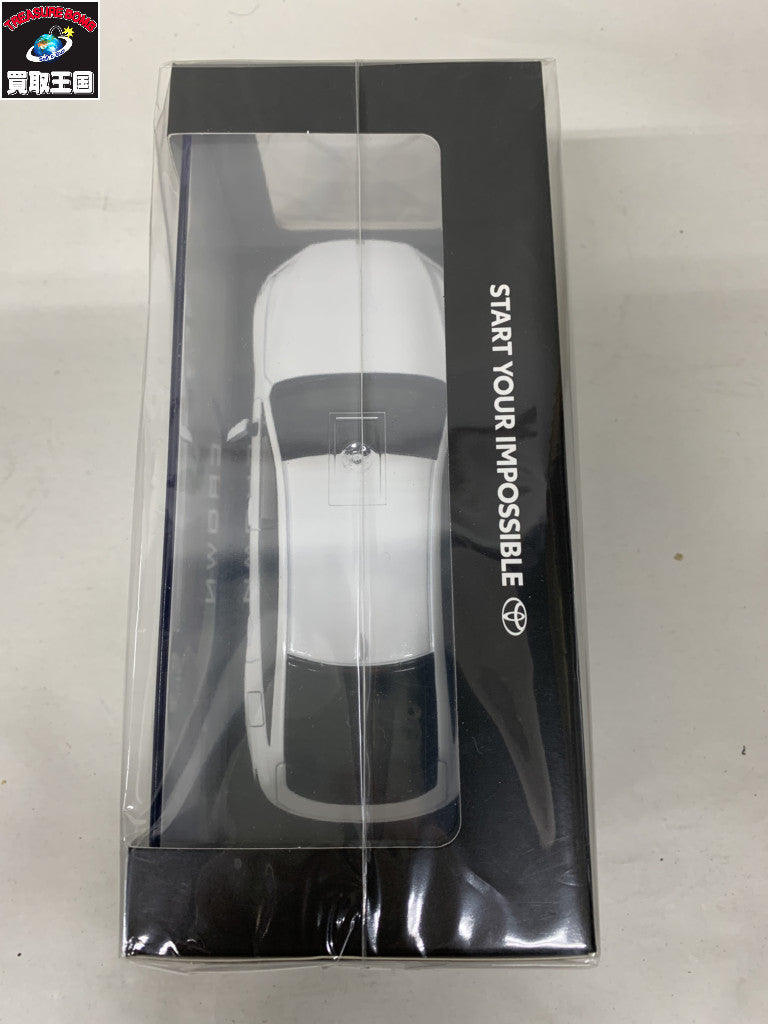 1/30 トヨタ 新型クラウンスポーツ SUV ミニカー プレシャスホワイト カラーサンプル