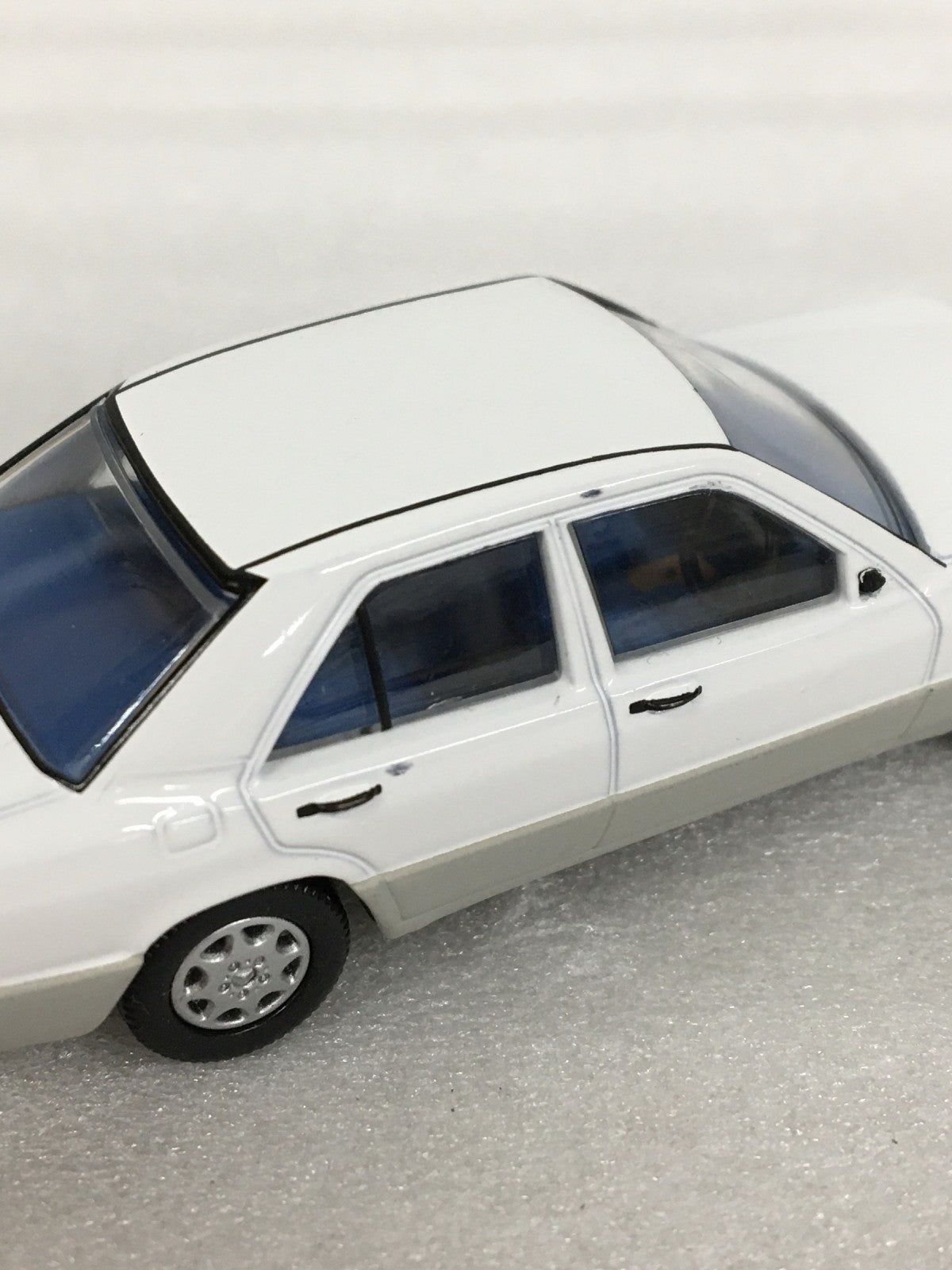 メルセデスベンツ 190E 2.3 LV-N79a トミカ