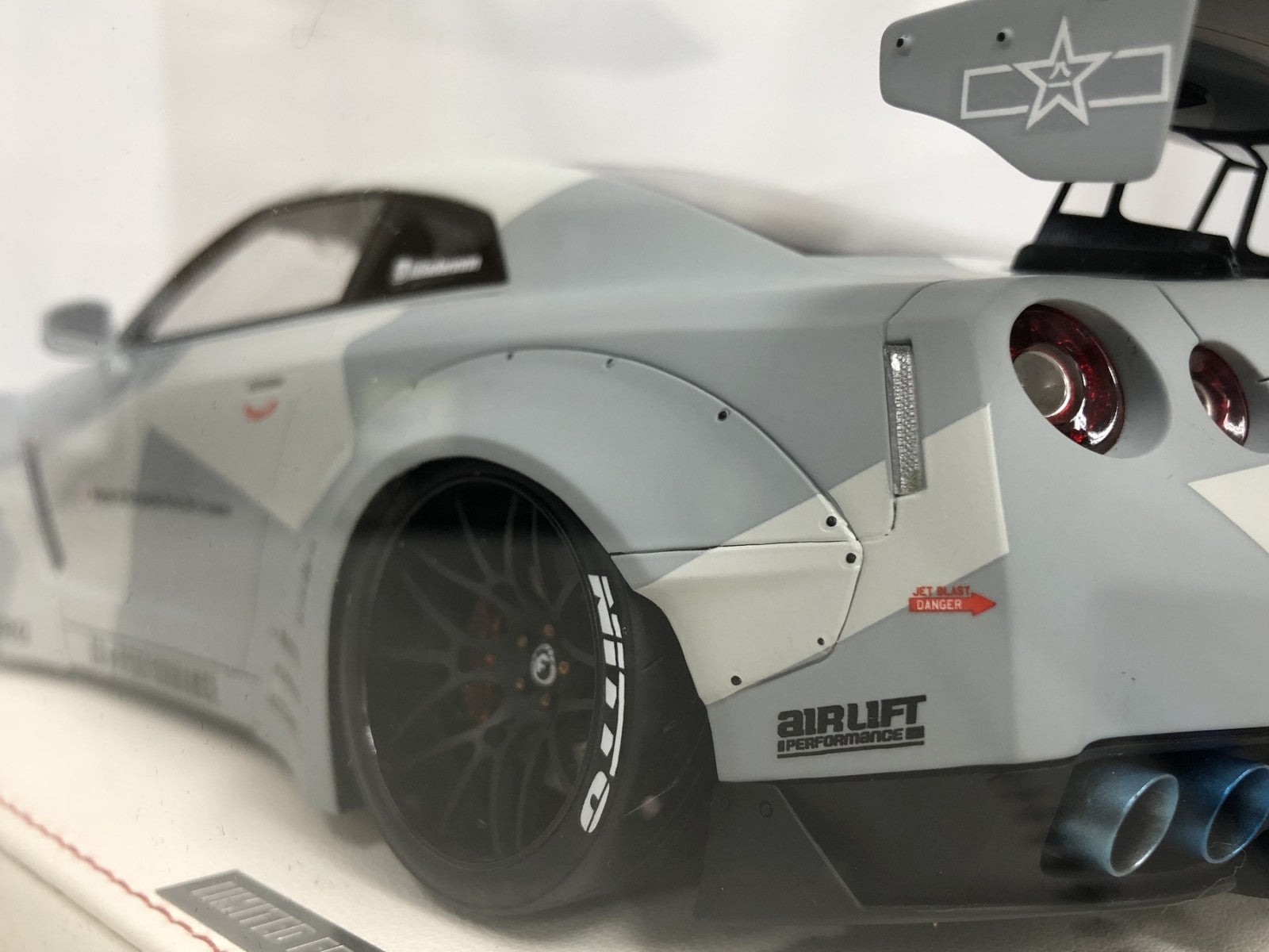 1/18 LB-WORKS R35 GT Wing J20 ※特別パッケージ仕様 スケールカー