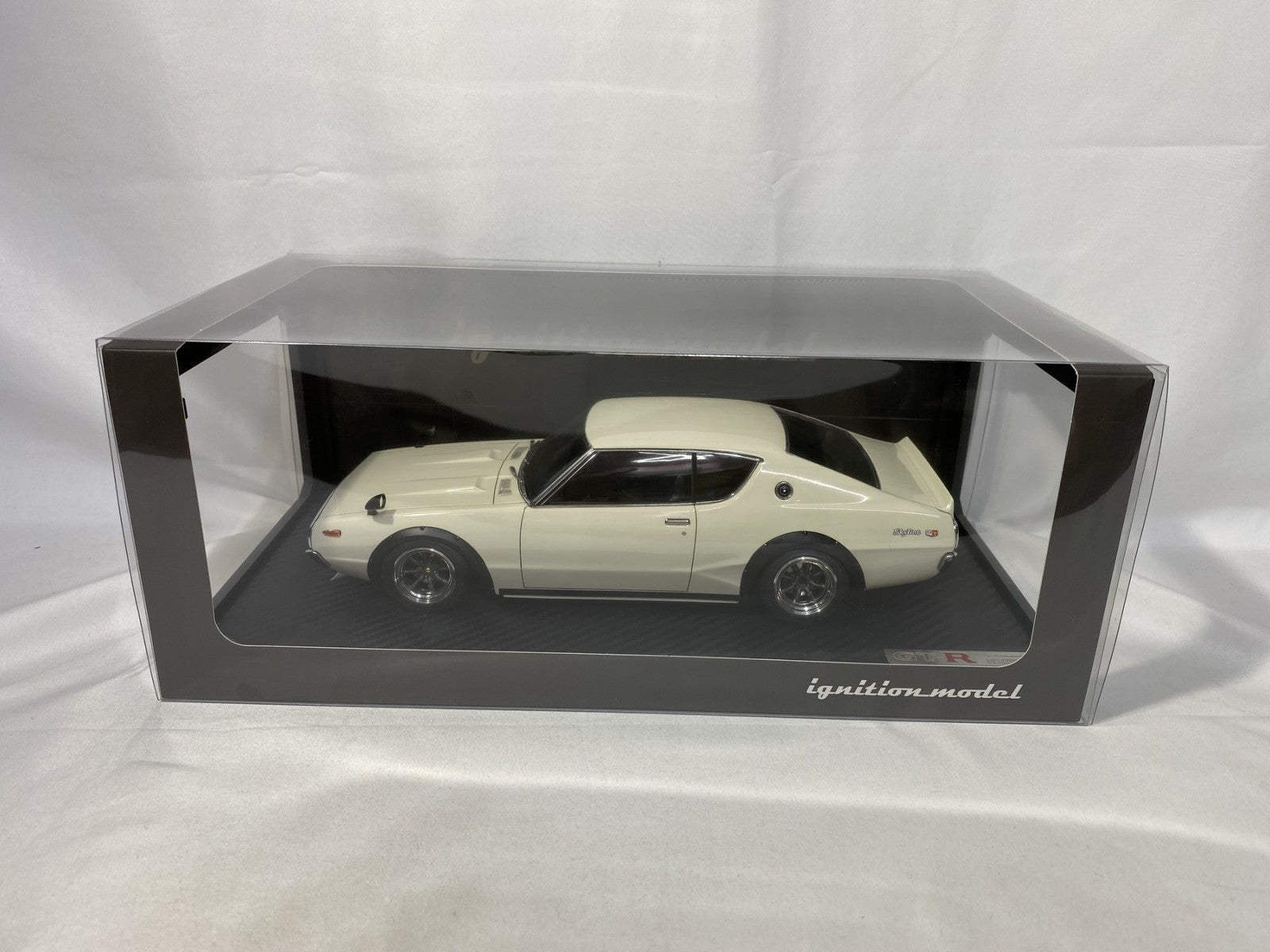 ignition model 1/18 Skyline 2000 GT-R スケールカー