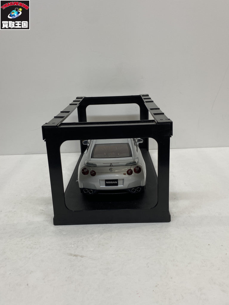 Autoart 1/18 GT-R R35 スケールカー