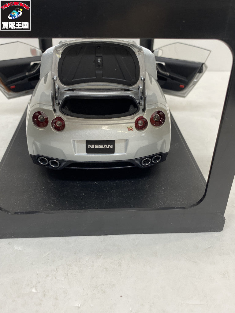 Autoart 1/18 GT-R R35 スケールカー