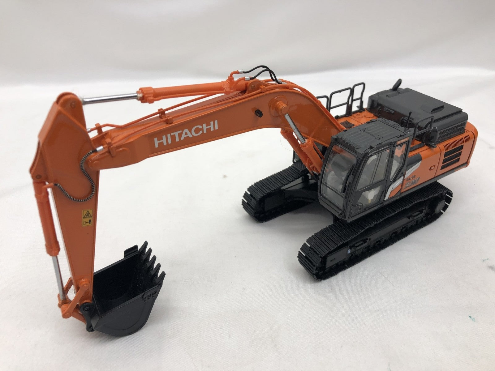 日立建機 1/50 ZAXIS330 ミニカーその他
