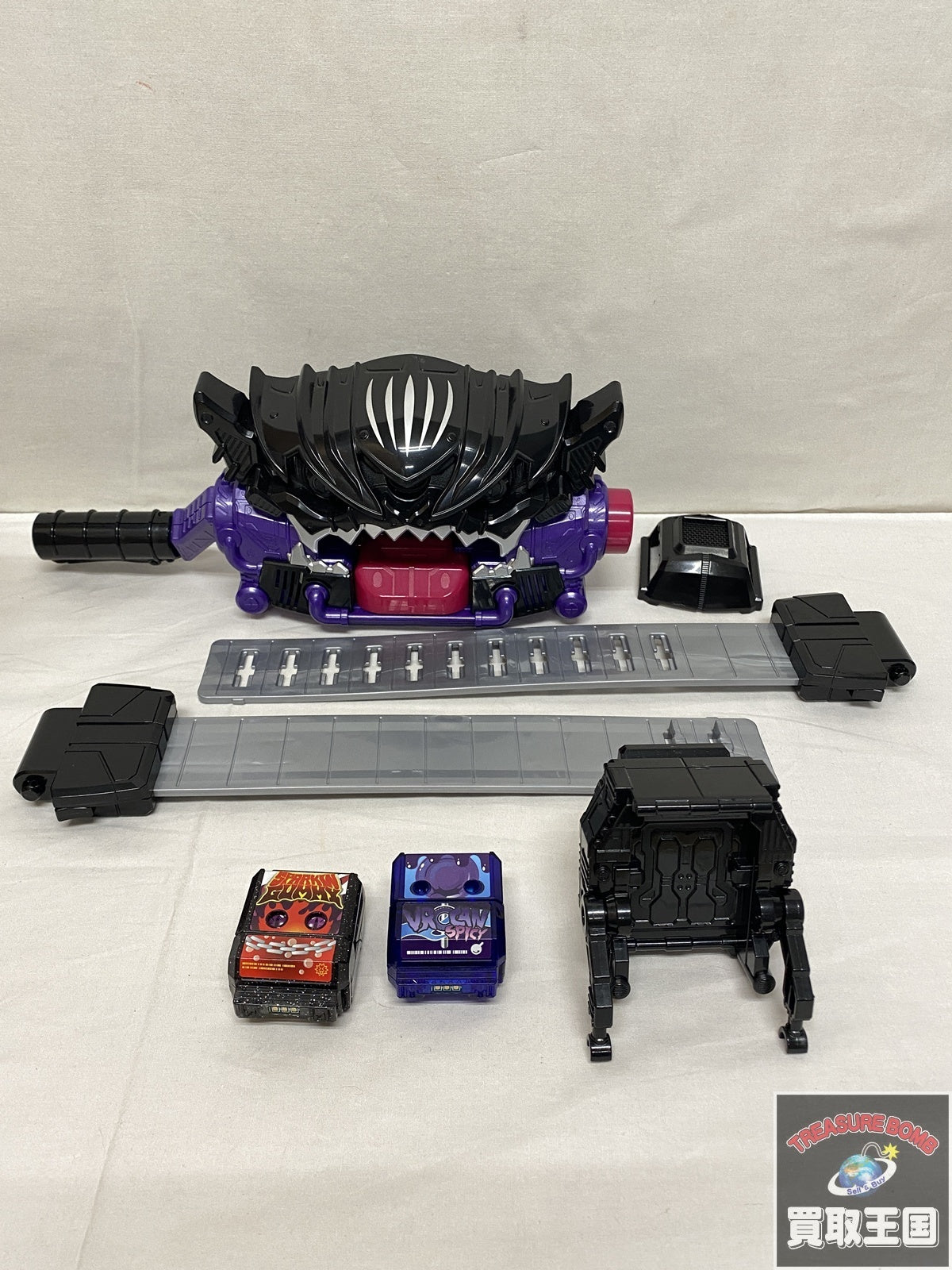 DX変身ベルトビターガヴ&ゴチゾウホルダーセット フィギュア/グッズ