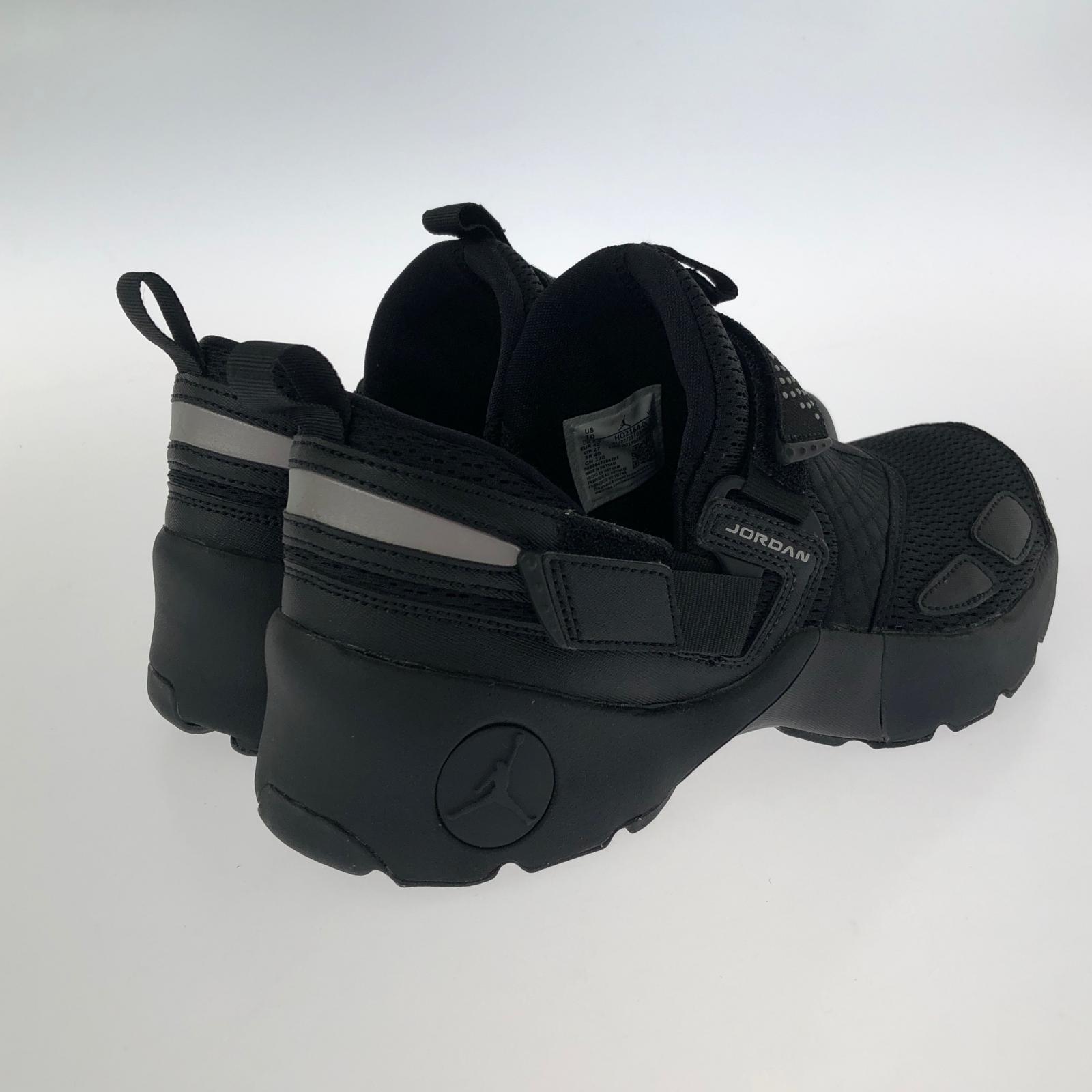 スニーカー WMNS JORDAN TRUNNER LX