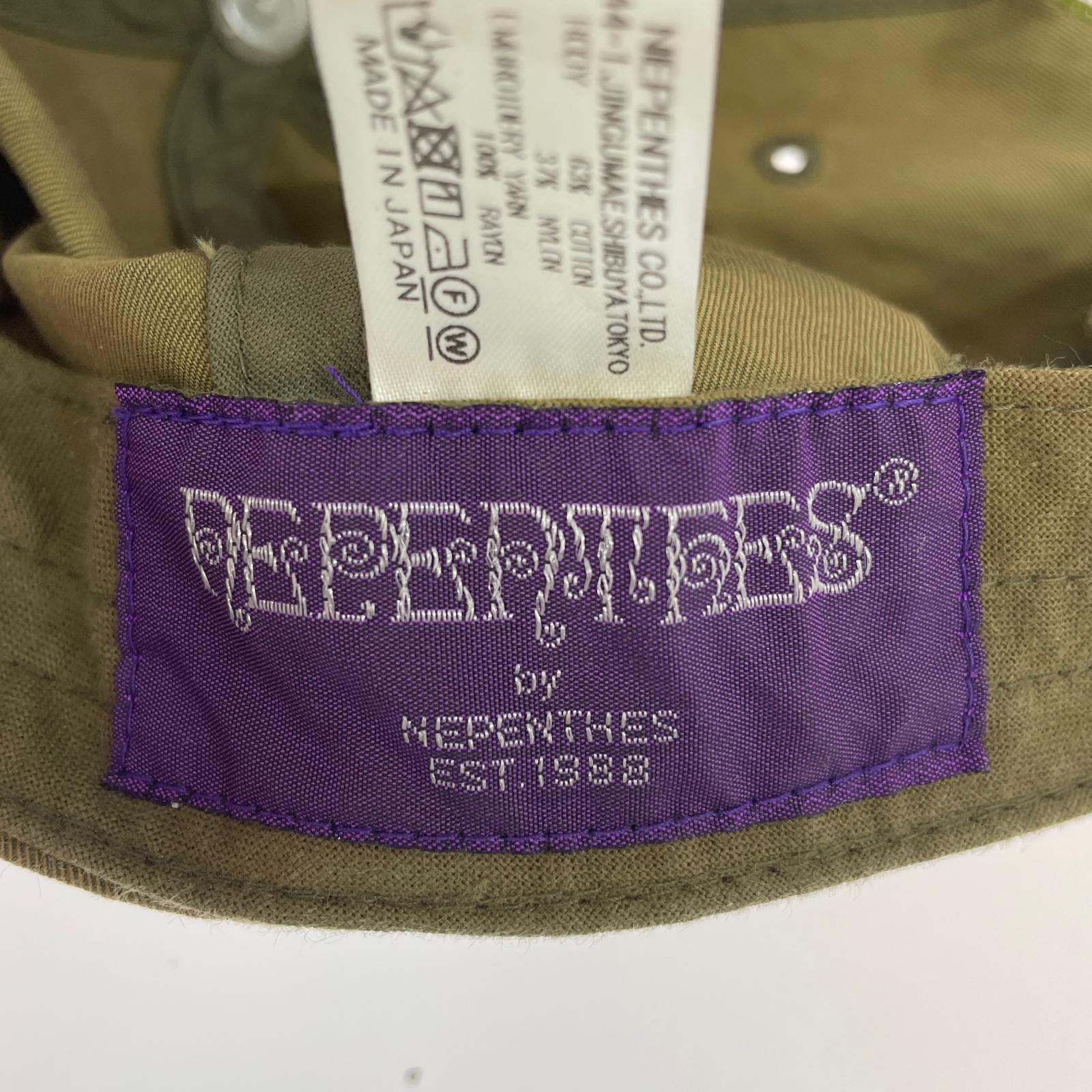 キャップ NEPENTHES N-Emb. Cap-C/N Twill ロゴ刺繍キャップ オリーブ