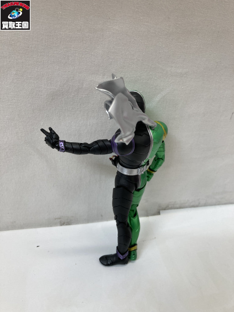 S.H.Figuarts(真骨彫製法) 仮面ライダーW サイクロンジョーカー フィギュア/グッズ