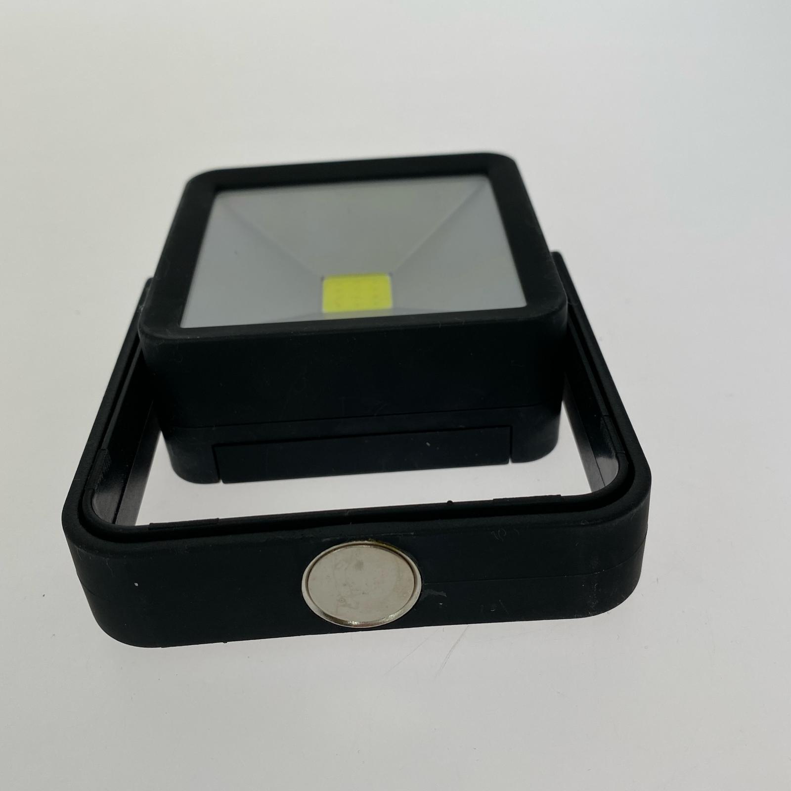 その他アクセサリー MAGNETIC KICKSTAND LIGHT 黒 ブラック