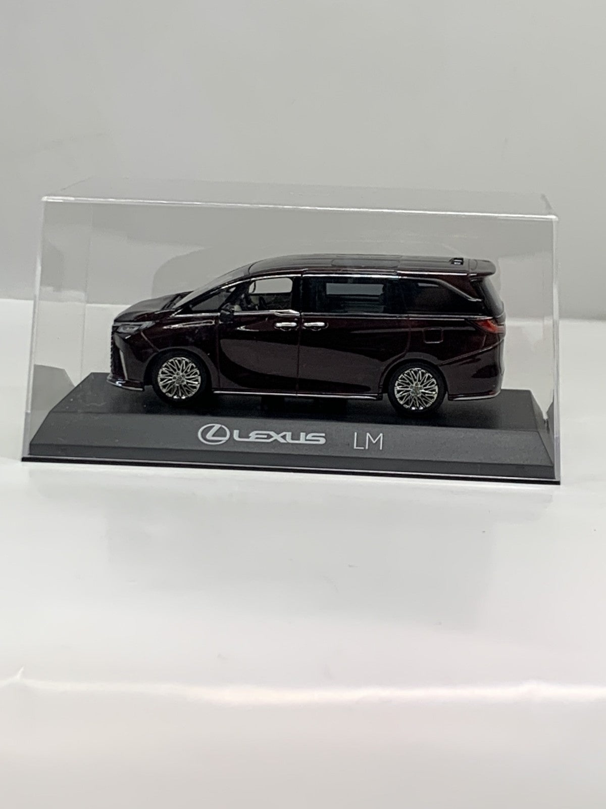 京商 1/43 レクサスLM スケールカー