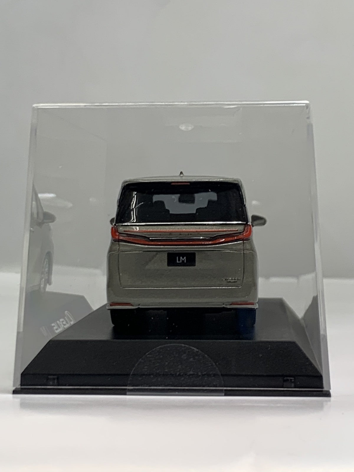 京商 1/43 レクサスLM スケールカー