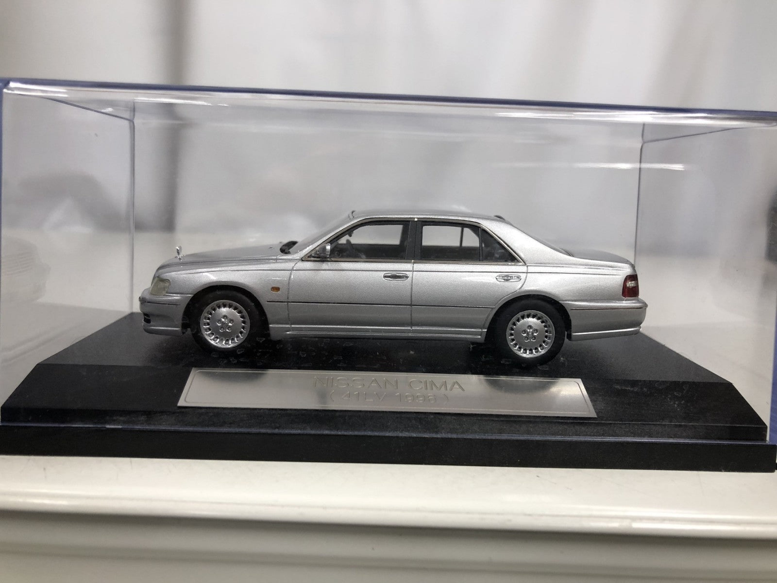 ハイストーリー 1/43 日産シーマ スケールカー