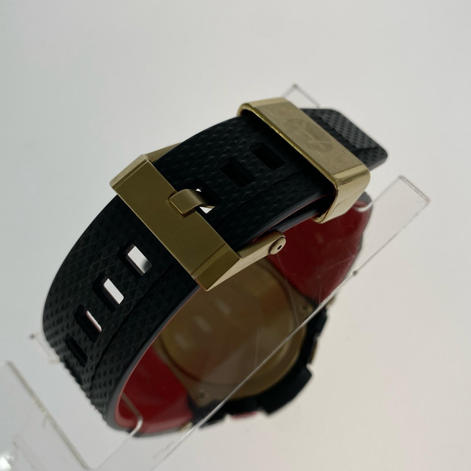 腕時計 GST-B100