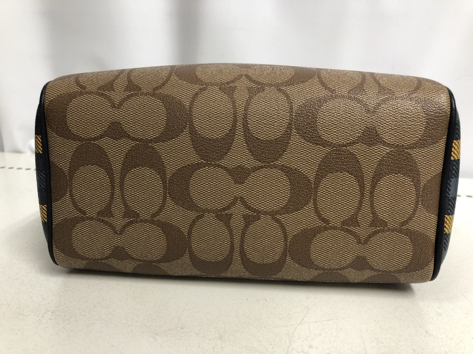 COACH サイドチェック シグネチャー