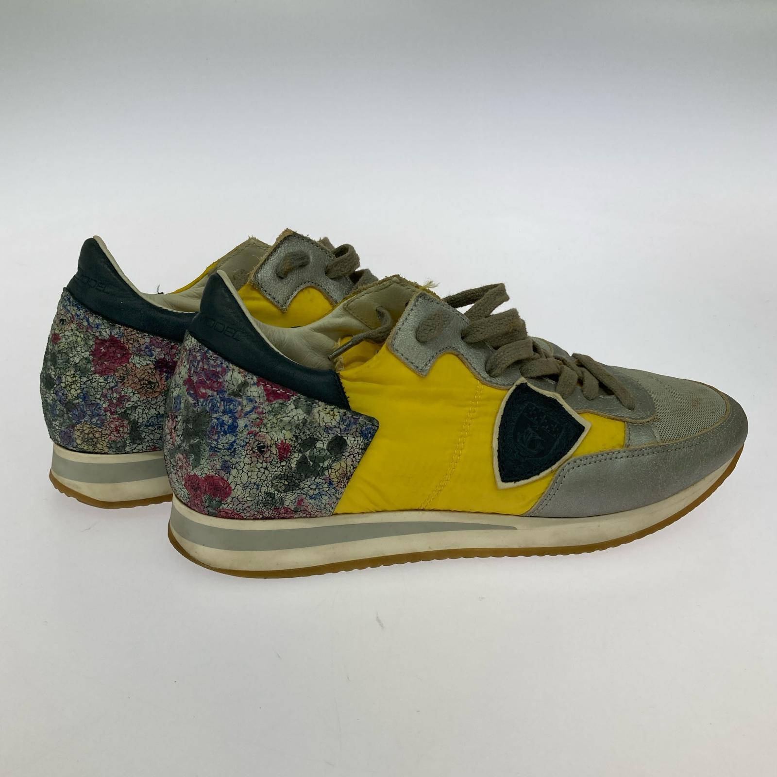スニーカー イエロー