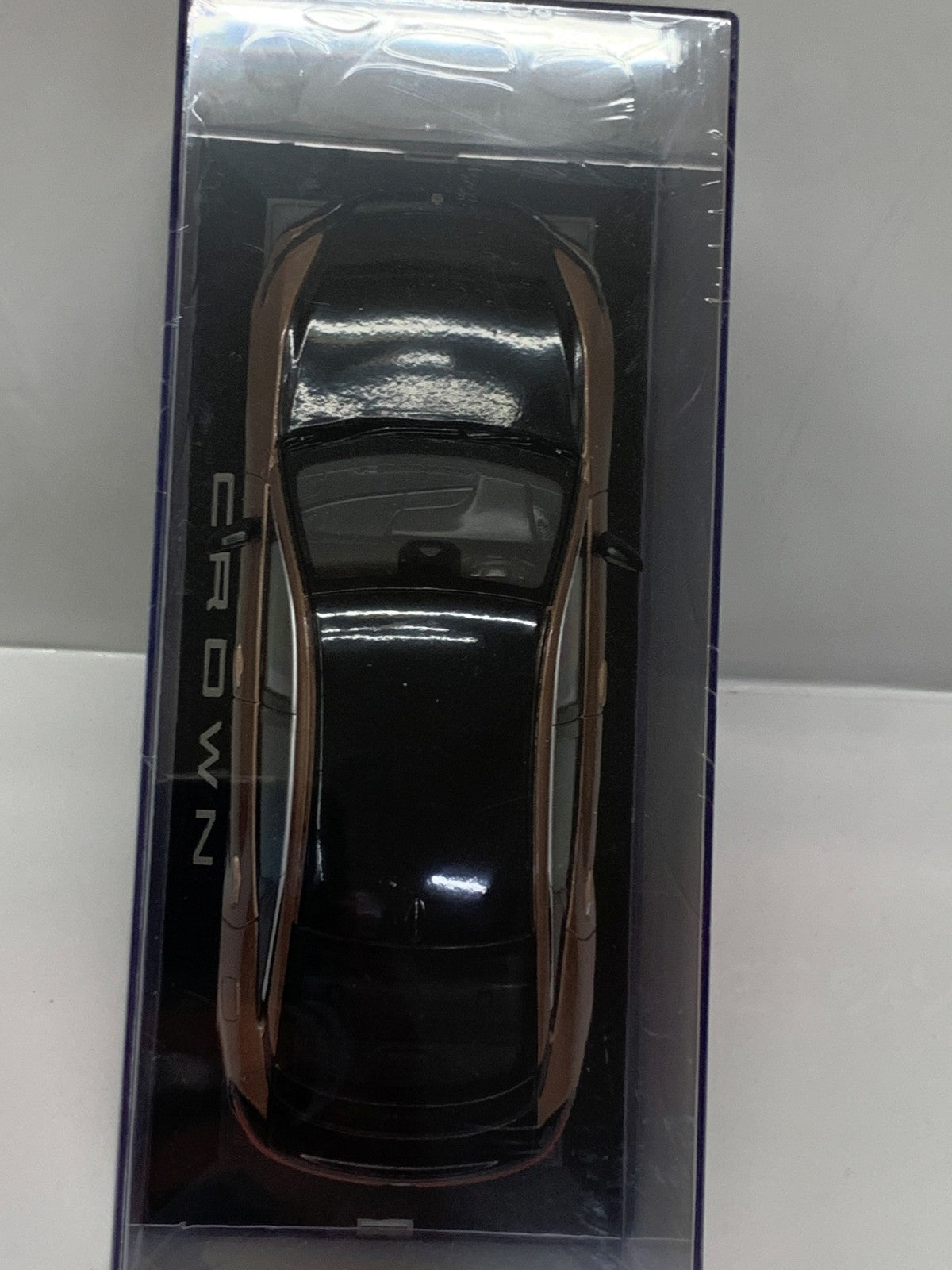 クラウン クロスオーバー カラーサンプル