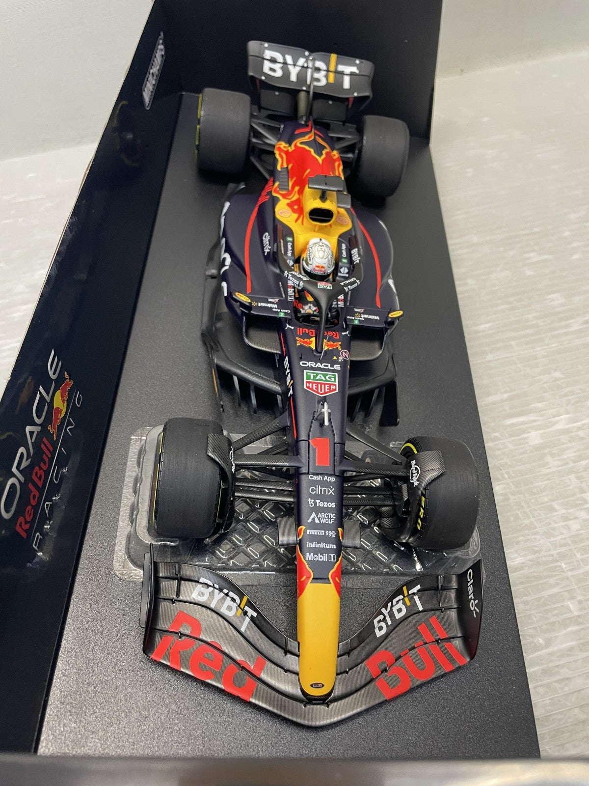 PMA レッドブルレーシングRB18 #1 M・フェルスタッペン スケールカー