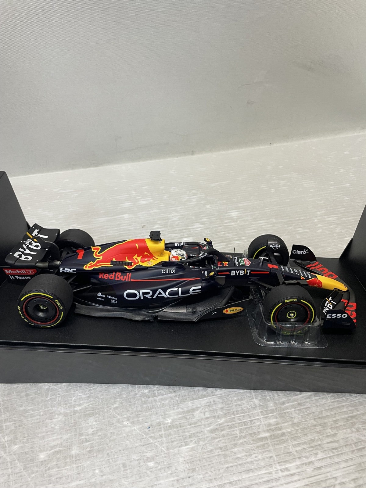 PMA レッドブルレーシングRB18 #1 M・フェルスタッペン スケールカー
