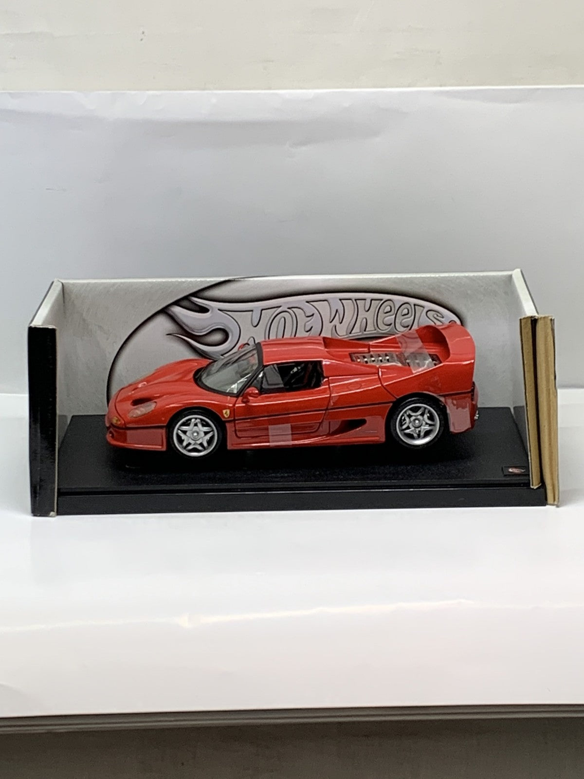 Hot Wheels F50 レッド スケールカー