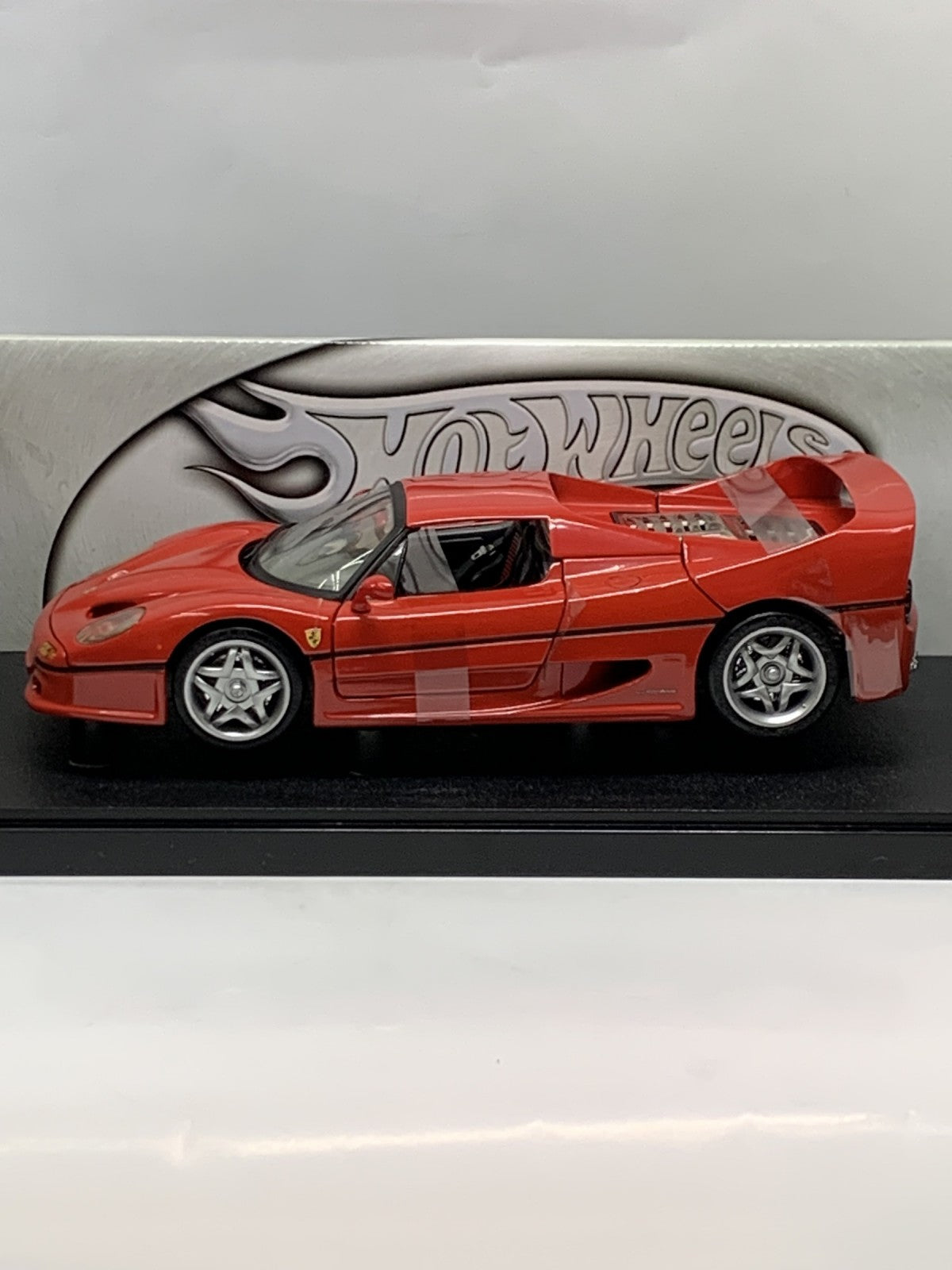 Hot Wheels F50 レッド スケールカー
