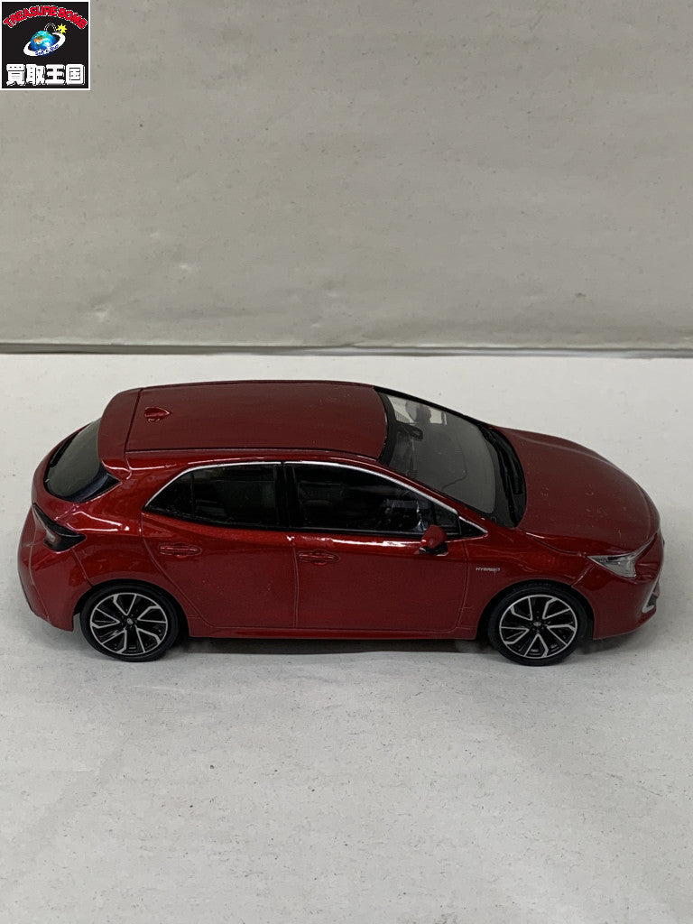 COROLLA エモーショナルレッド カラーサンプル