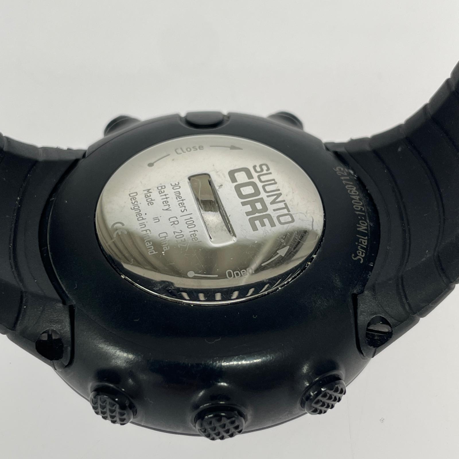 腕時計 SUUNTO CORE All Black アウトドアウォッチ QZ ブラック