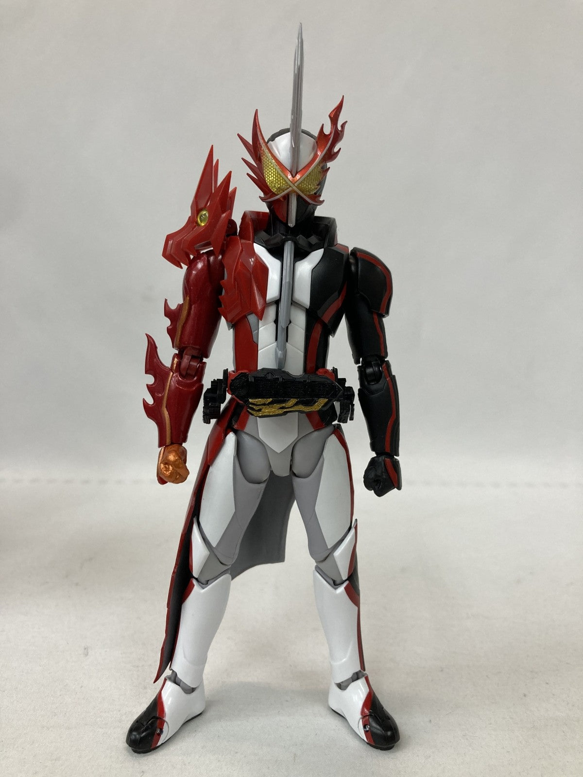 フィギュアーツ 仮面ライダーセイバー ブレイブドラゴン フィギュア/グッズ