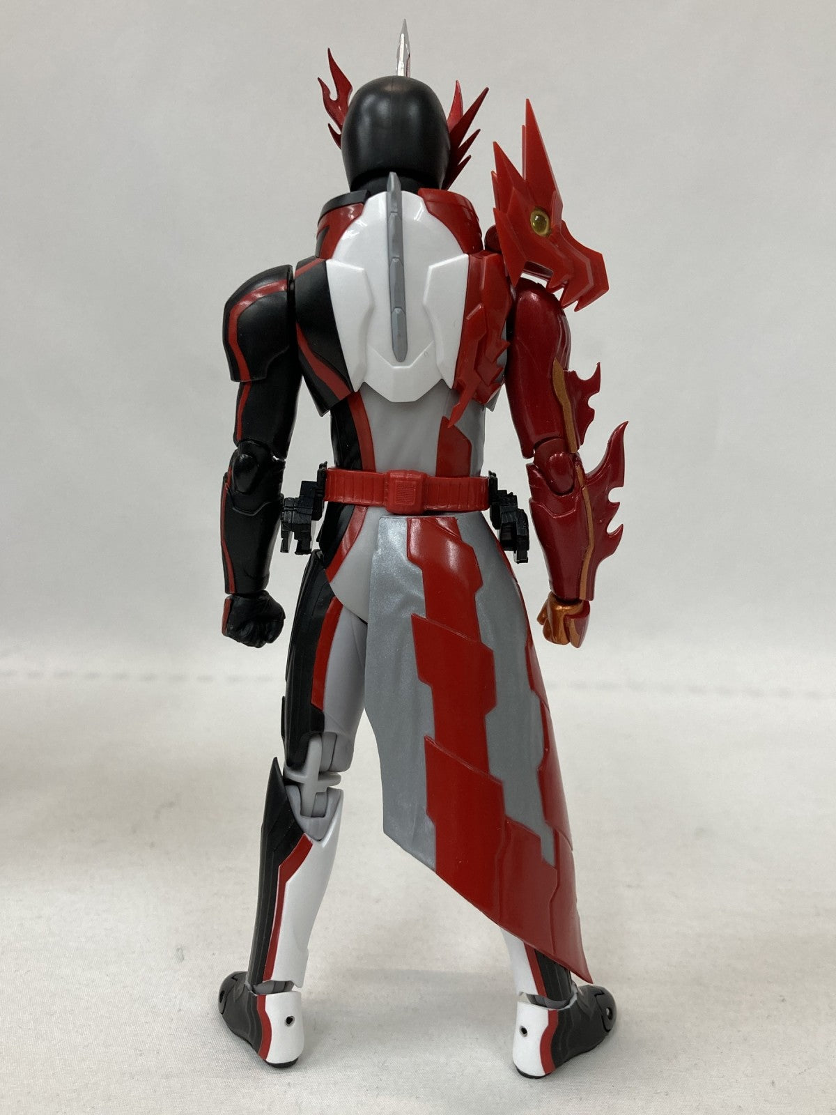 フィギュアーツ 仮面ライダーセイバー ブレイブドラゴン フィギュア/グッズ