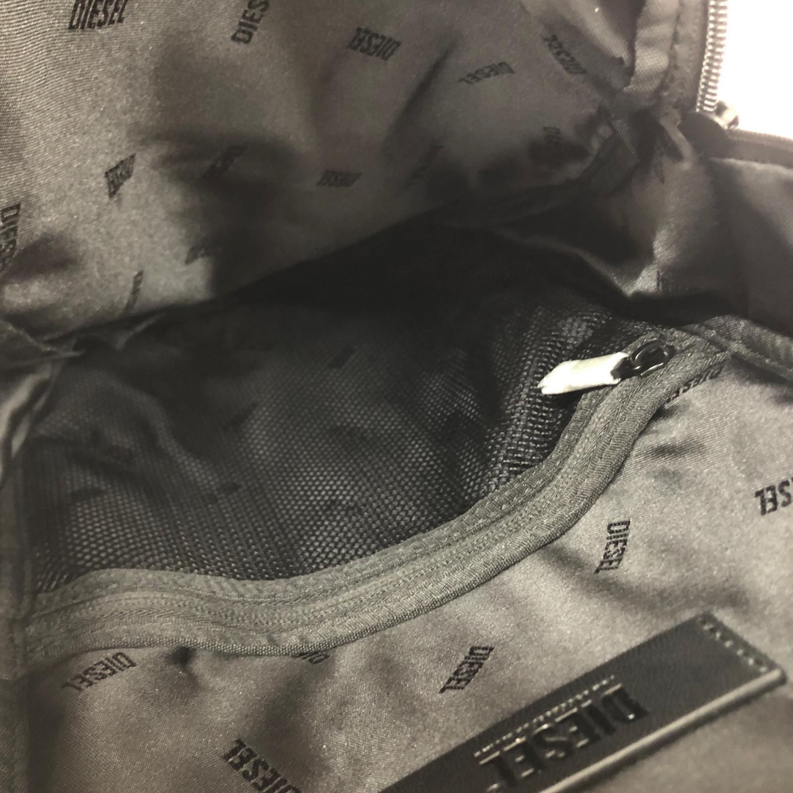 ショルダーバッグ DRAPE SLING BAG ブラック