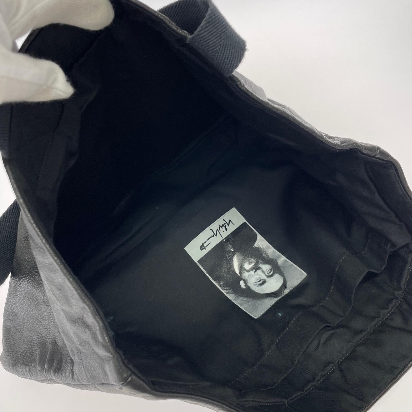 その他バッグ Yohji Yamamoto ロゴデザイン カウレザートートバッグ 黒 ブラック