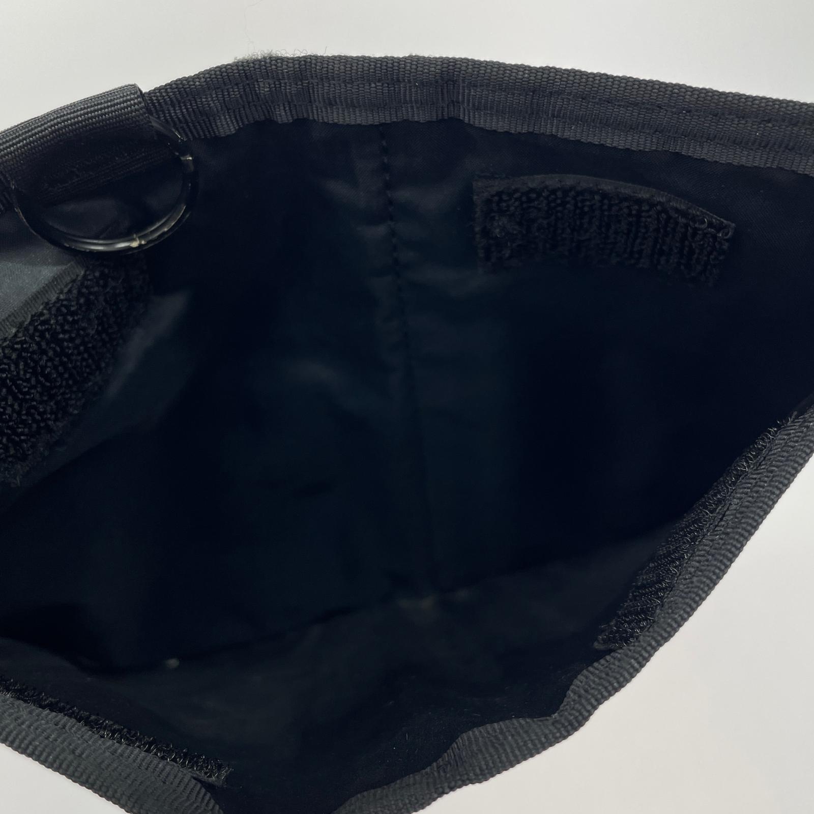 コンパクトウォレット カプセルウォレット 二つ折り ブラック