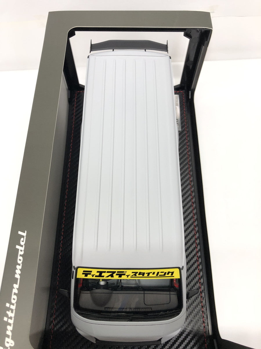 イグニッションモデル 1/18 ハイエース スケールカー