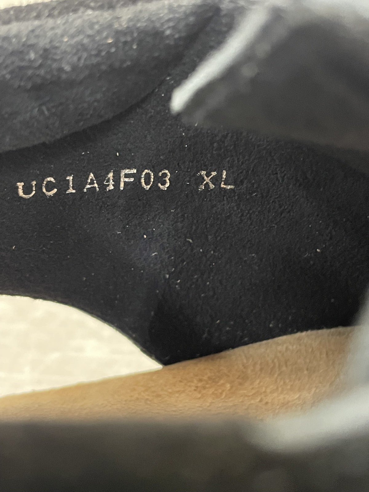 シューズ UC1A4F03