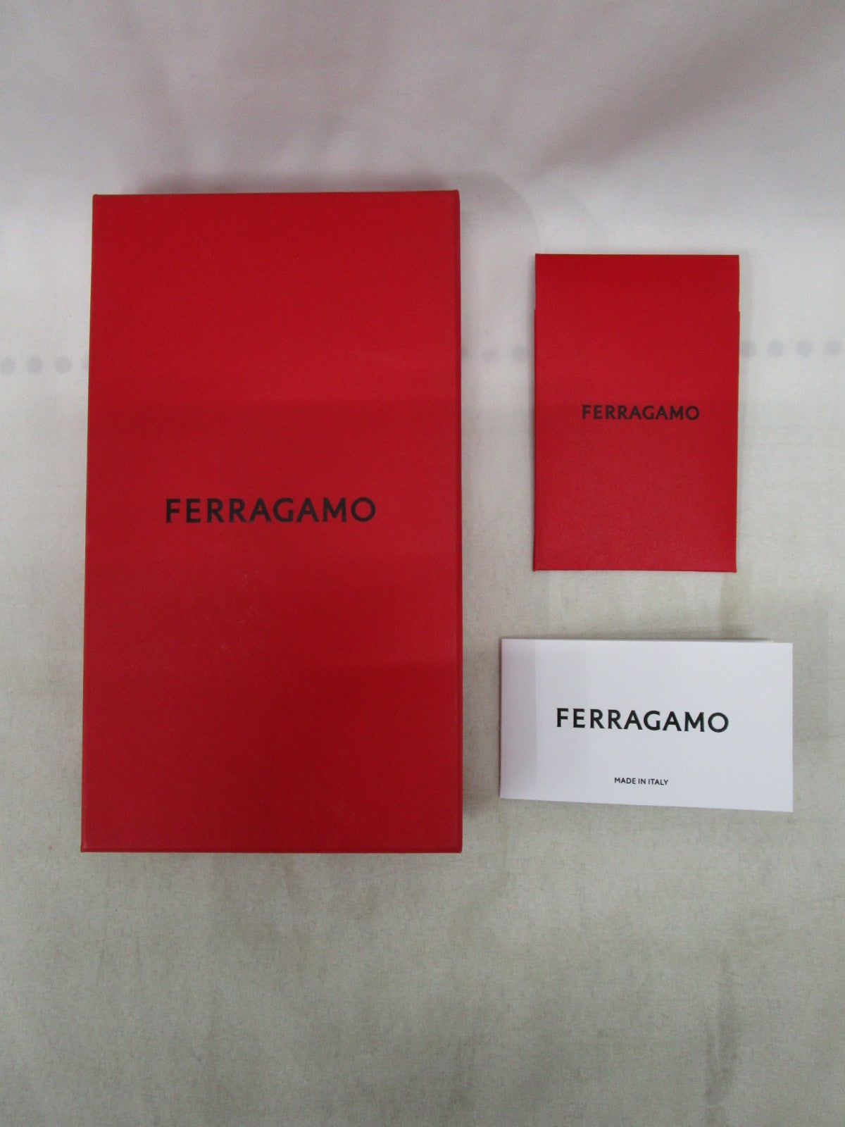 Salvatore Ferragamo ガンチーニ 長財布 ピンク DP-22D779