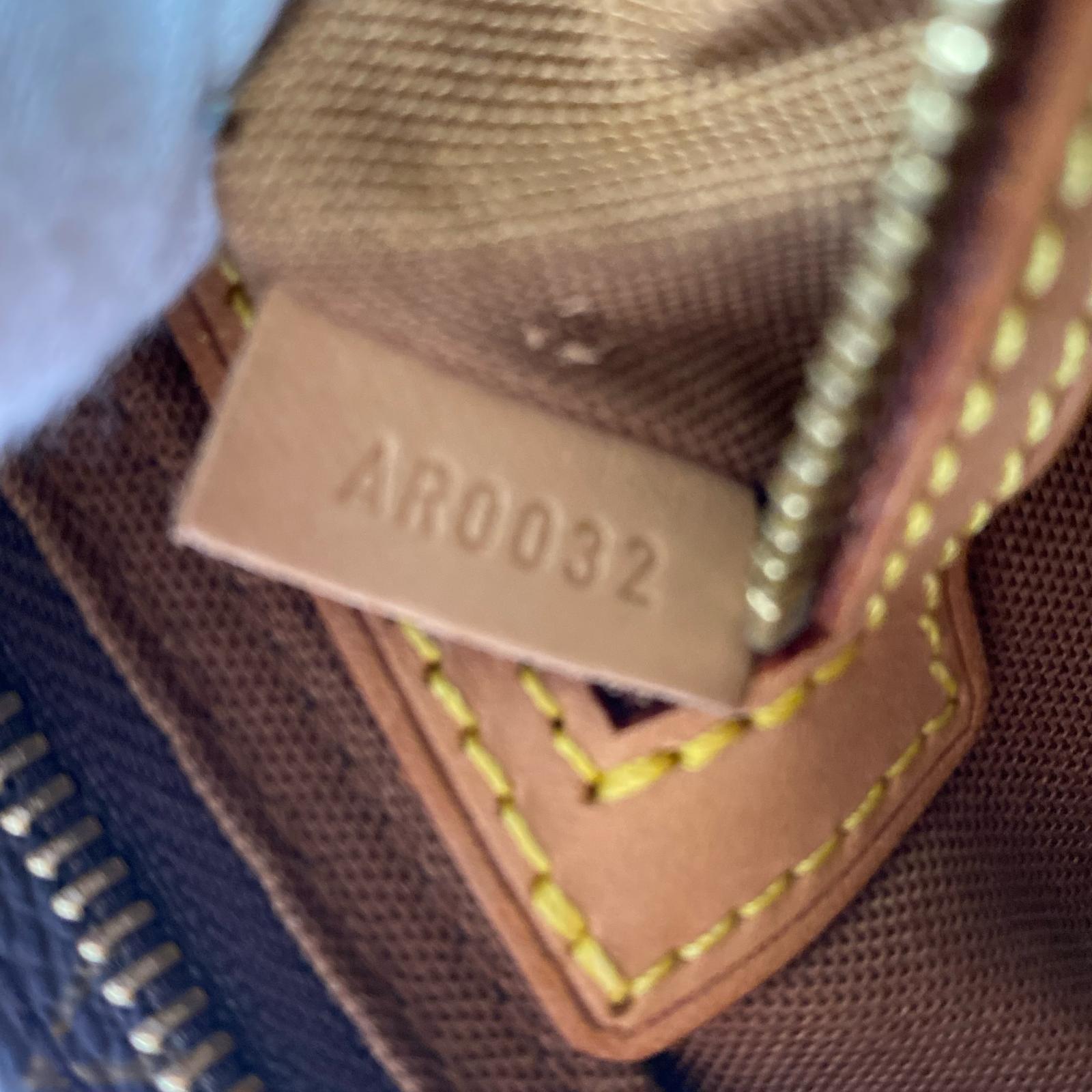 LV モノグラム トローター