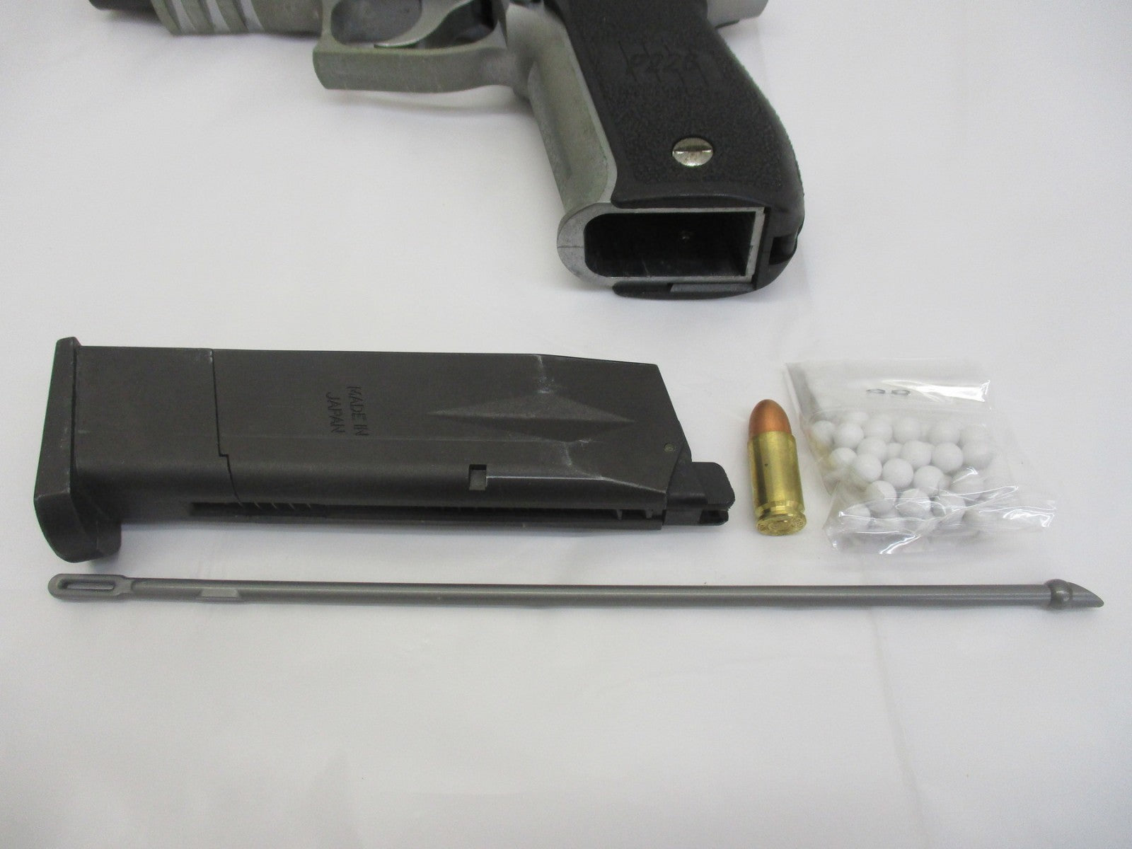 東京マルイ シグP226R フレームシルバー ガン